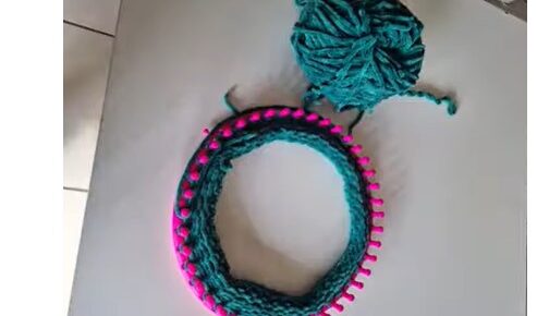 Je fais du tricot avec le tricotin circulaire géant